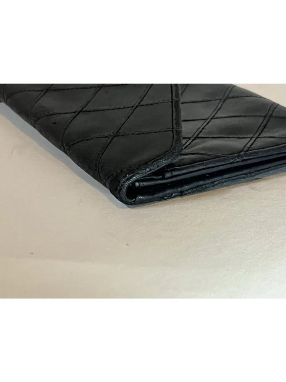 Vintage CHANEL Black leather chanel purse - made in France
